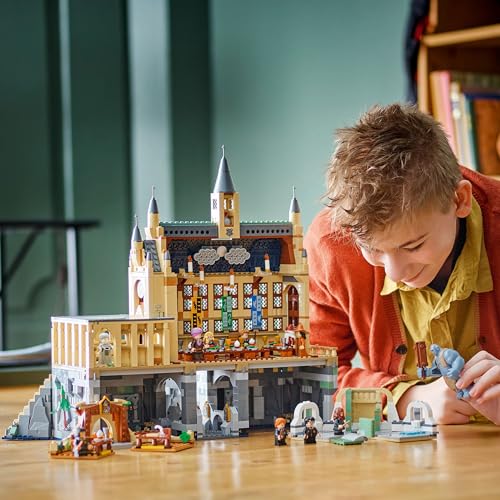 LEGO Harry Potter Schloss Hogwarts Große Halle 76435, 11 Minifiguren inkl. Hermine, magisches Geschenk für Kinder