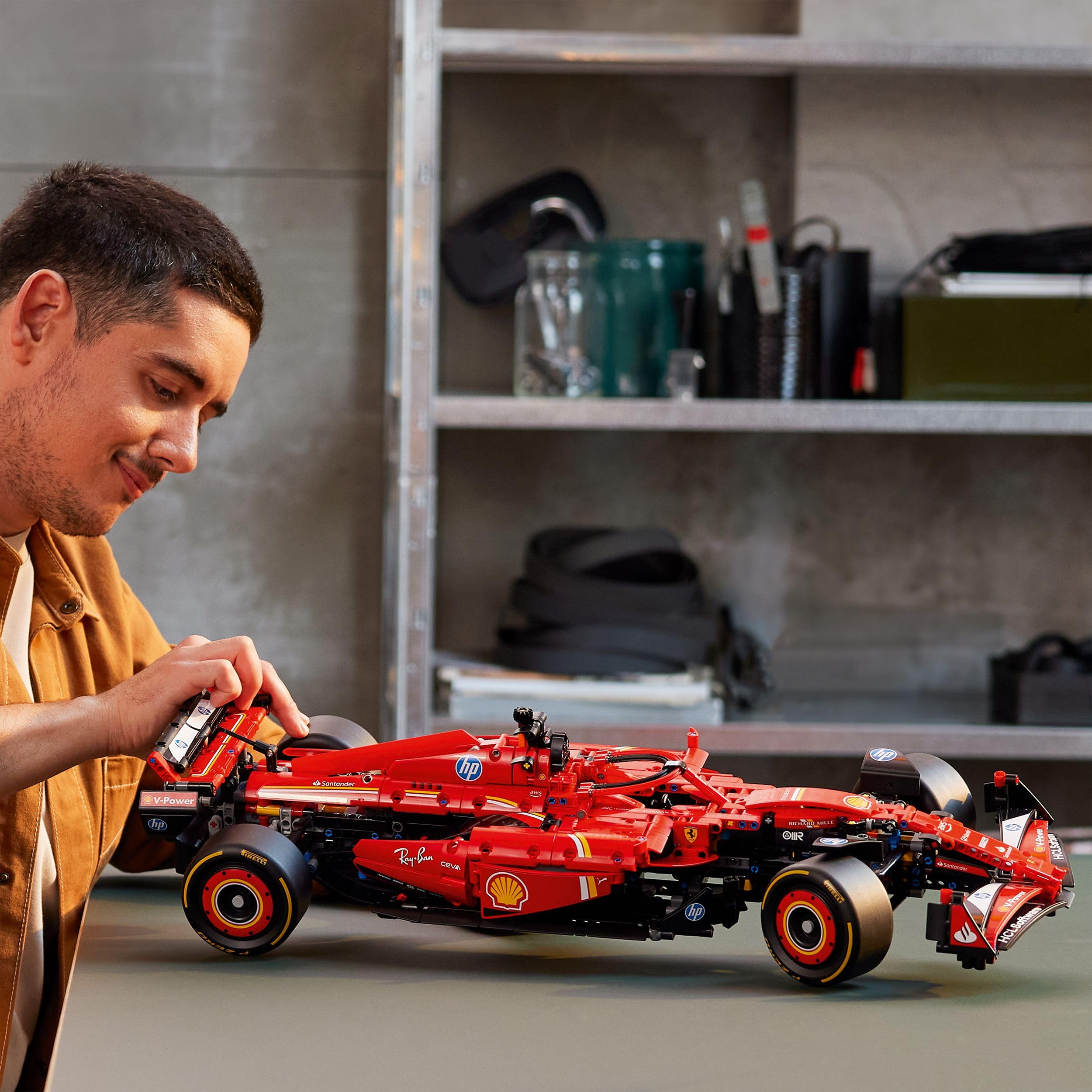 LEGO Technic Ferrari SF-24 F1 42207, 1:8 Sammlermodell mit V6-Motor, Getriebe, Lenkung & DRS, Geschenk für Erwachsene