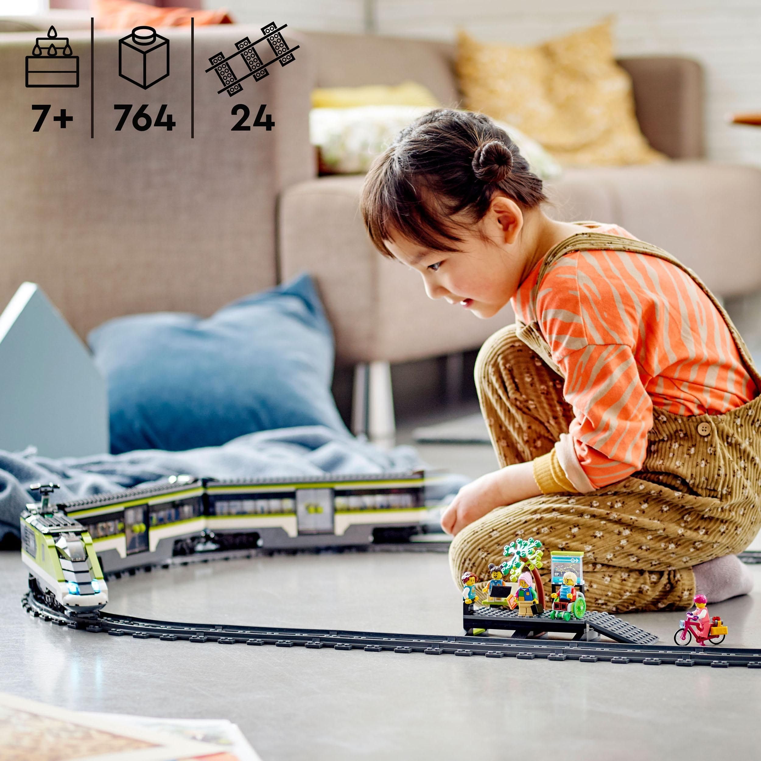 LEGO City Schnellzug 60337, RC-Personenzug mit Lichtern, 2 Waggons, 24 Schienen & 6 Minifiguren, Geschenk ab 7 Jahren
